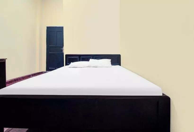 ホテル Oyo 91855 Big  Kendari