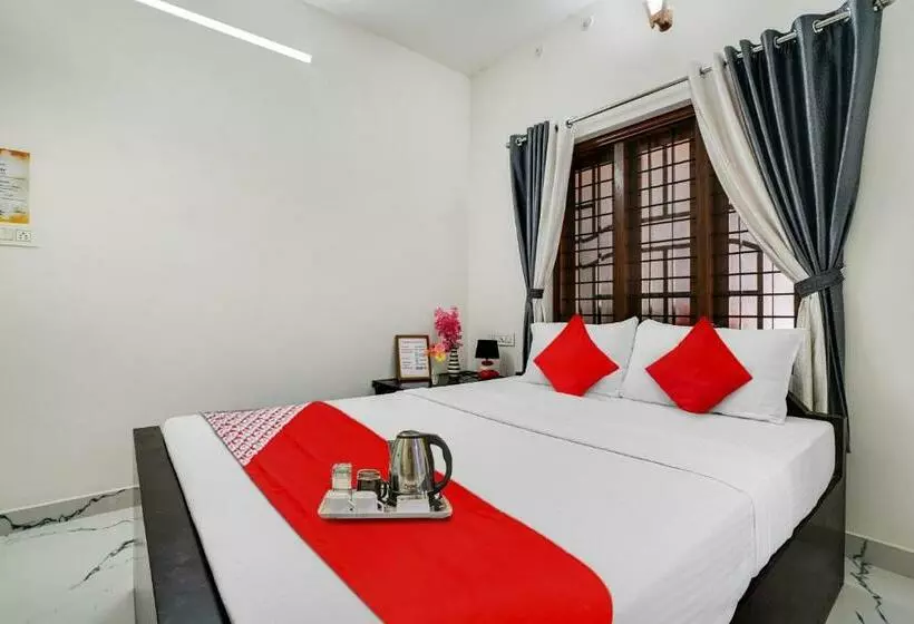 ホテル Oyo Flagship 70227 Vaishnavam Residency