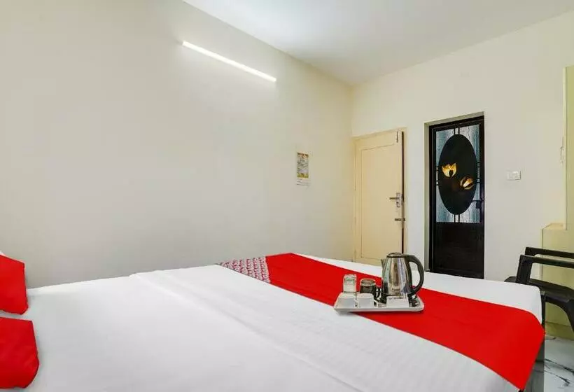 ホテル Oyo Flagship 70227 Vaishnavam Residency
