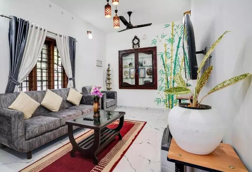 ホテル Oyo Flagship 70227 Vaishnavam Residency