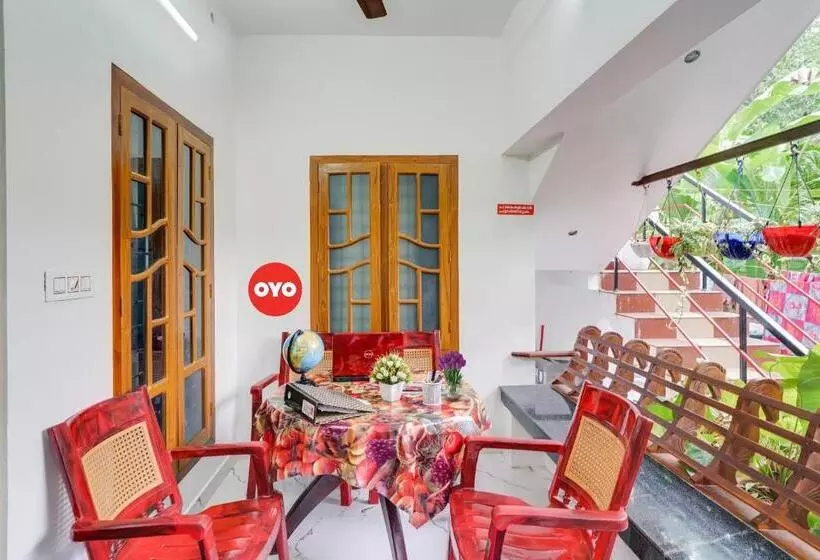 ホテル Oyo Flagship 70227 Vaishnavam Residency