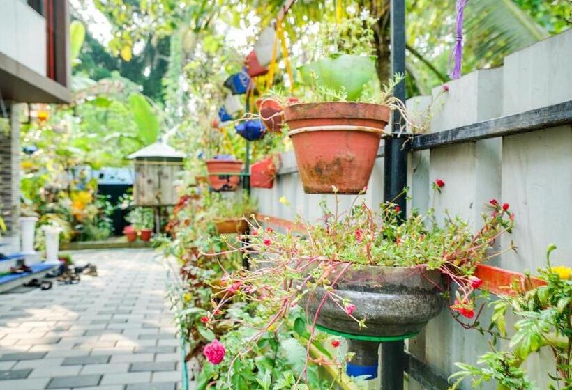 Hotel Oyo Flagship 70227 Vaishnavam Residency