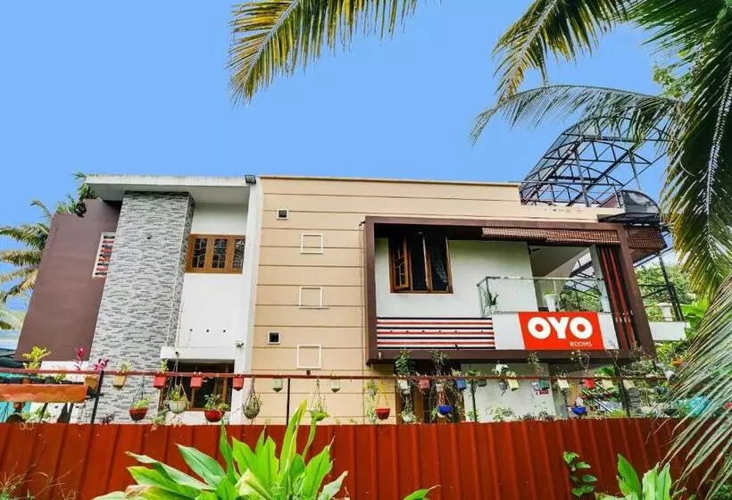ホテル Oyo Flagship 70227 Vaishnavam Residency