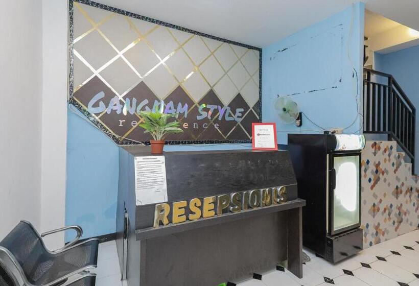 ホテル Reddoorz Near Mayapada Hospital Surabaya