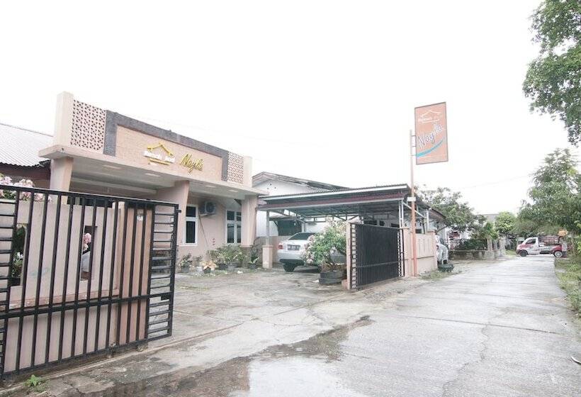 فندق Spot On 91875 Nayla Homestay Syariah Near Koro Koro Panam, Karaoke, Pool, & Cafe