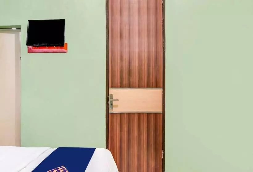 هتل Spot On 91875 Nayla Homestay Syariah Near Koro Koro Panam, Karaoke, Pool, & Cafe