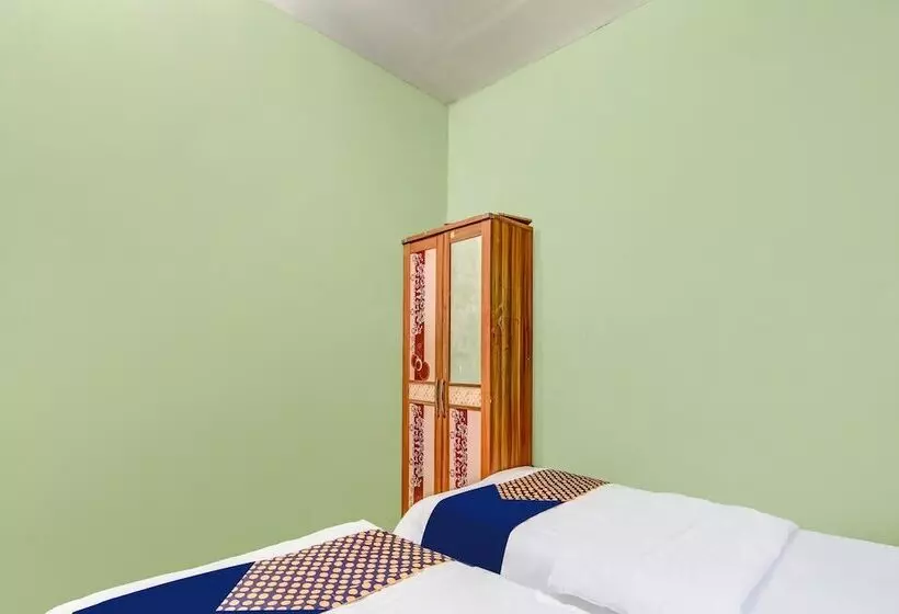 هتل Spot On 91875 Nayla Homestay Syariah Near Koro Koro Panam, Karaoke, Pool, & Cafe