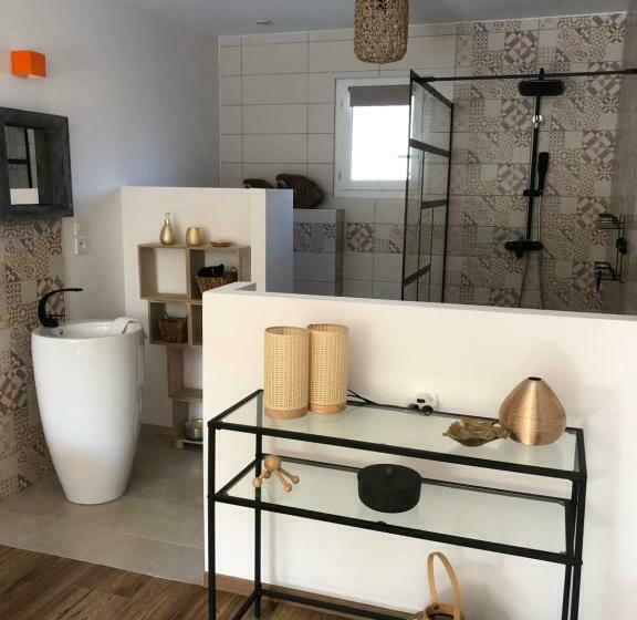 بنسيون Le Mas Victoria   Chambres D Hôtes Avec Table D Hôtes Parking Privé Fermer