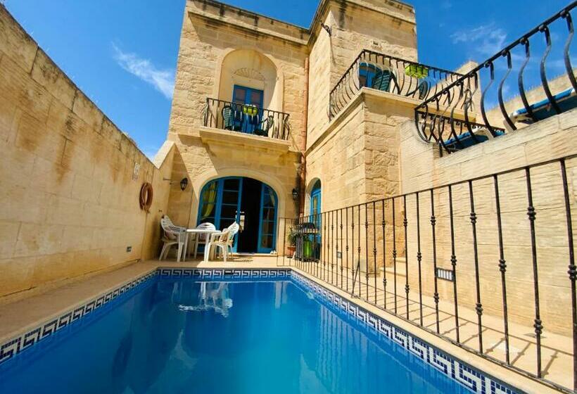 ペンション Tan Nanna Tropical Guesthouse With Spacious Pool