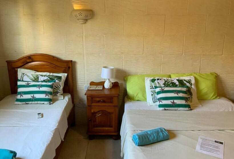 ペンション Tan Nanna Tropical Guesthouse With Spacious Pool