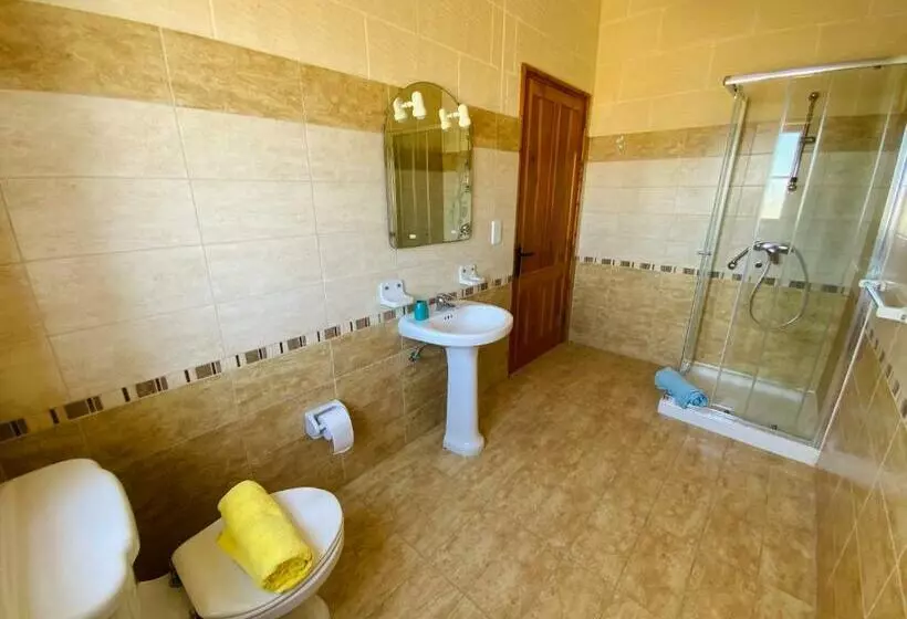 ペンション Tan Nanna Tropical Guesthouse With Spacious Pool