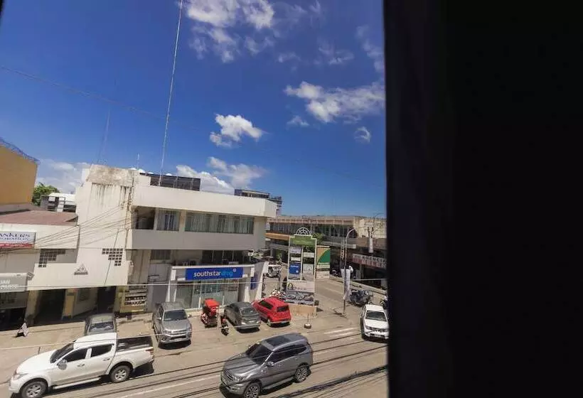 ユースホステル Kayong S Inn