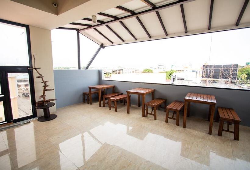 هاستل Kayong S Inn