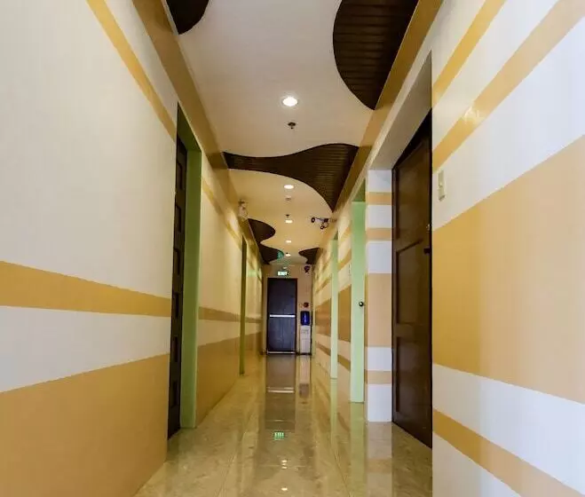 ユースホステル Kayong S Inn