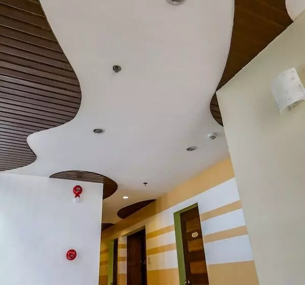 ユースホステル Kayong S Inn