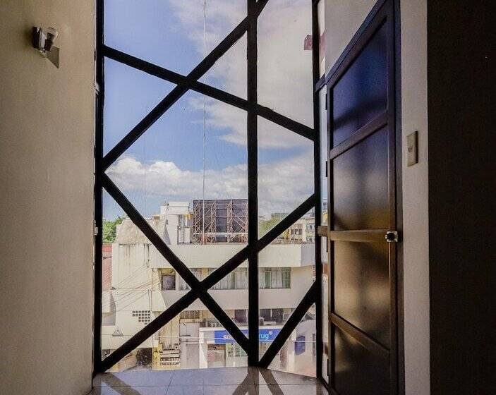 هاستل Kayong S Inn