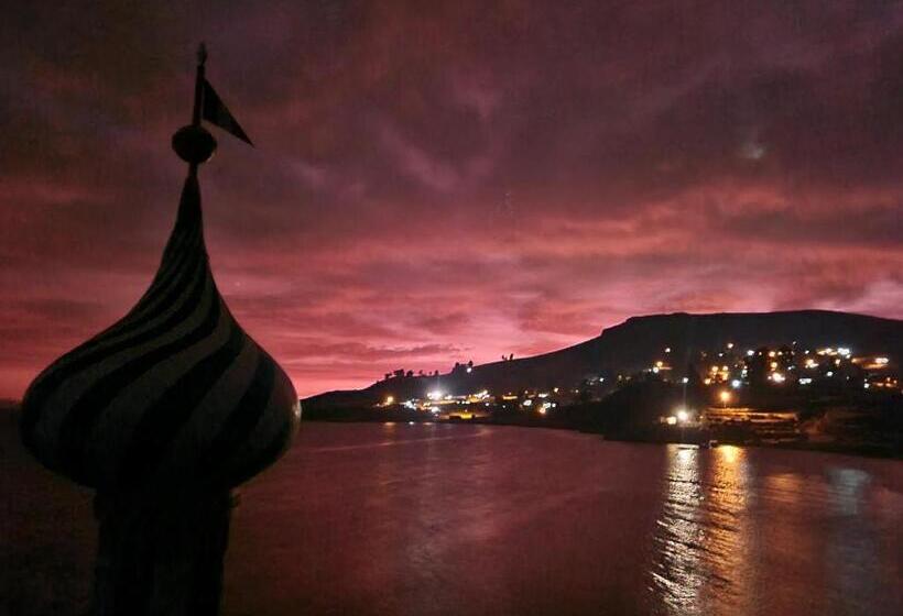 فندق Amantani Palace