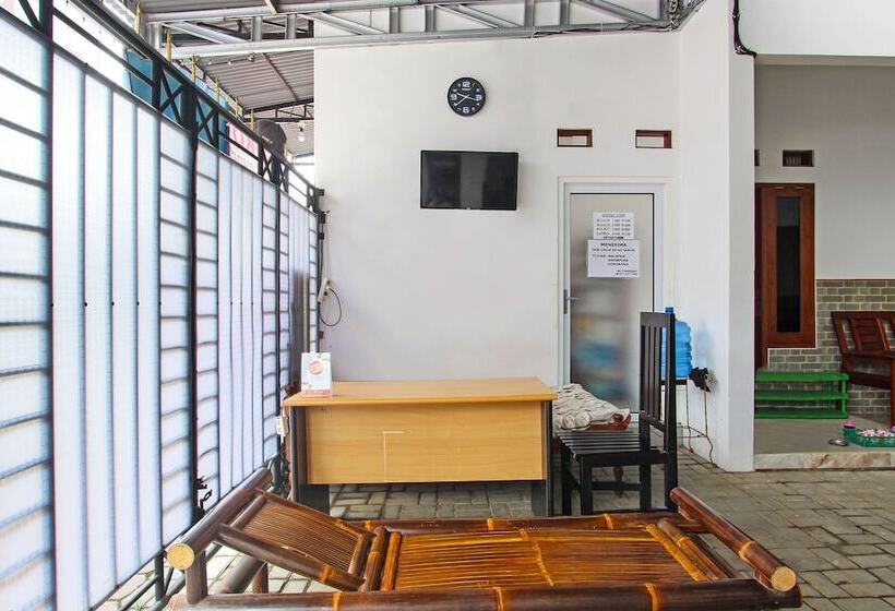 Hotel Grand New Si Jago Mitra Reddoorz