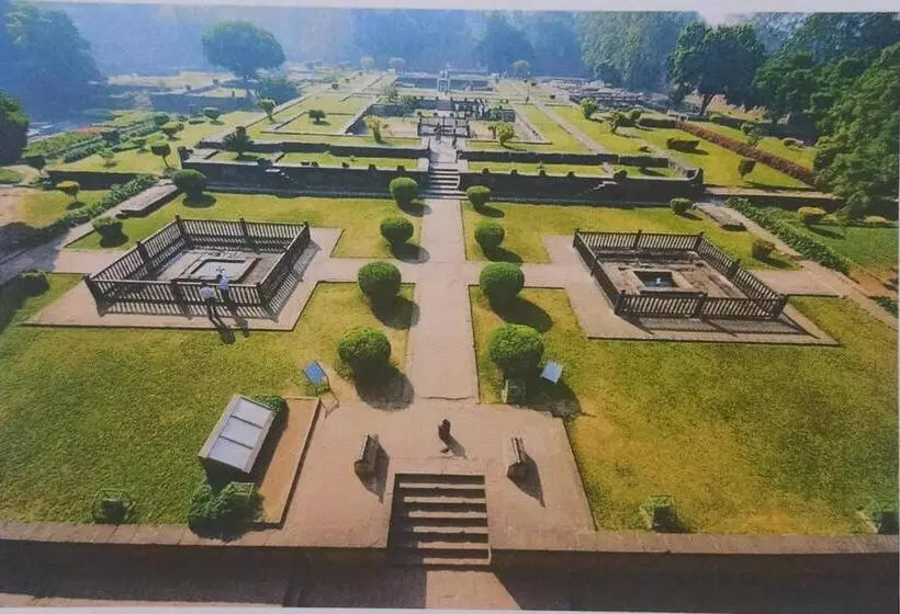 پانسیون Malwade Motel