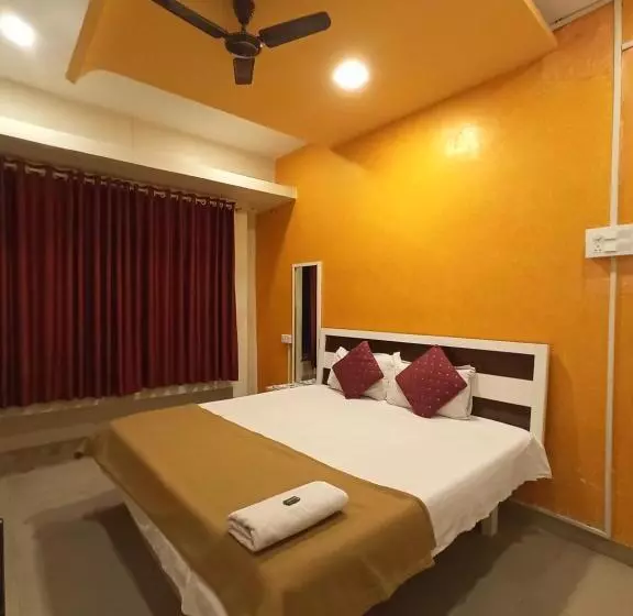 پانسیون Malwade Motel