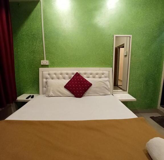 پانسیون Malwade Motel