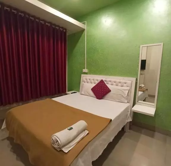 پانسیون Malwade Motel