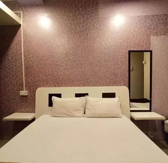 پانسیون Malwade Motel