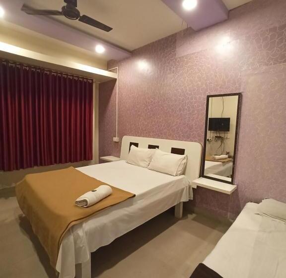 پانسیون Malwade Motel