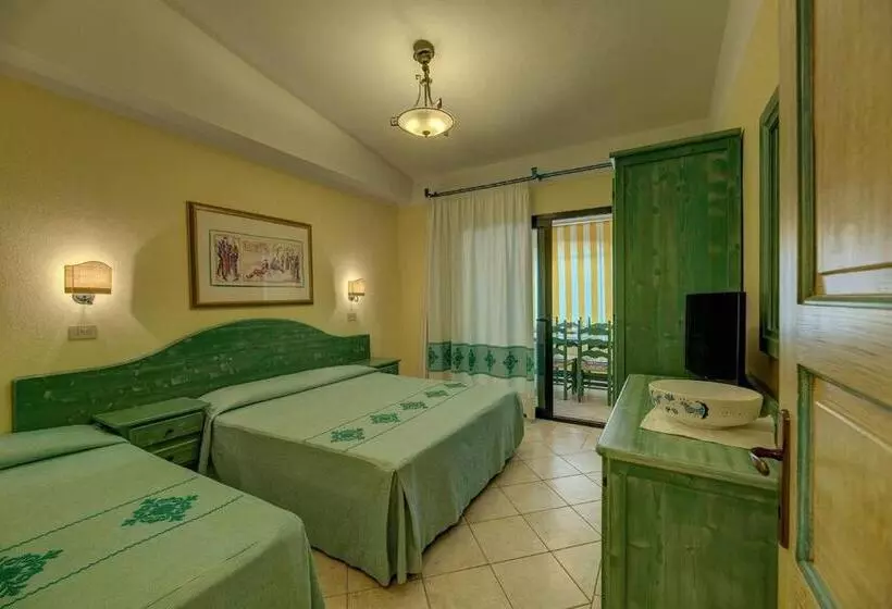 Residence Con Piscina A Sos Alinos