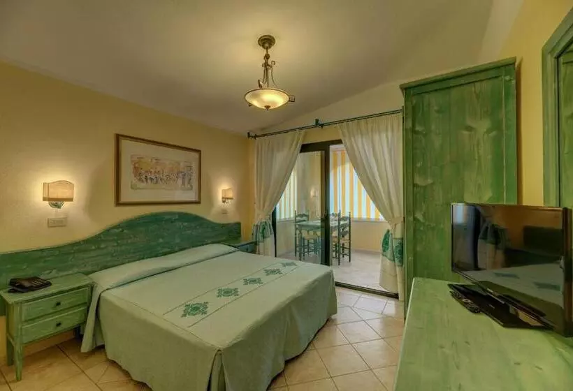 Residence Con Piscina A Sos Alinos