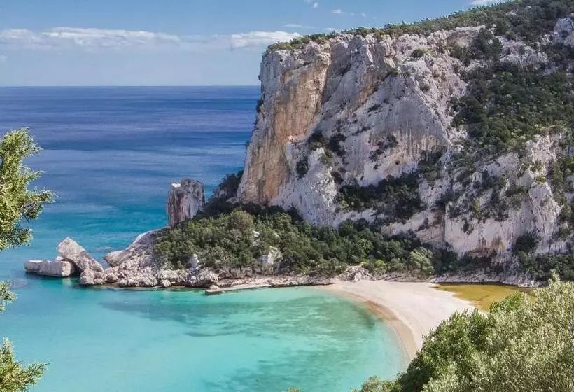 Residence Con Piscina A Sos Alinos