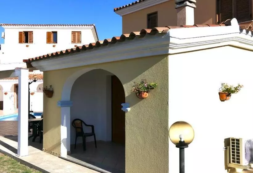 Residence Con Piscina A Sos Alinos