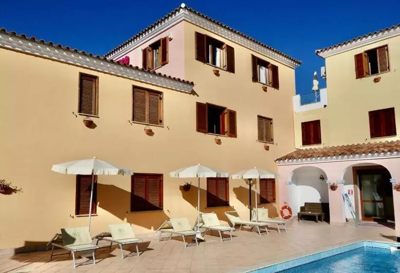 Residence Con Piscina A Sos Alinos