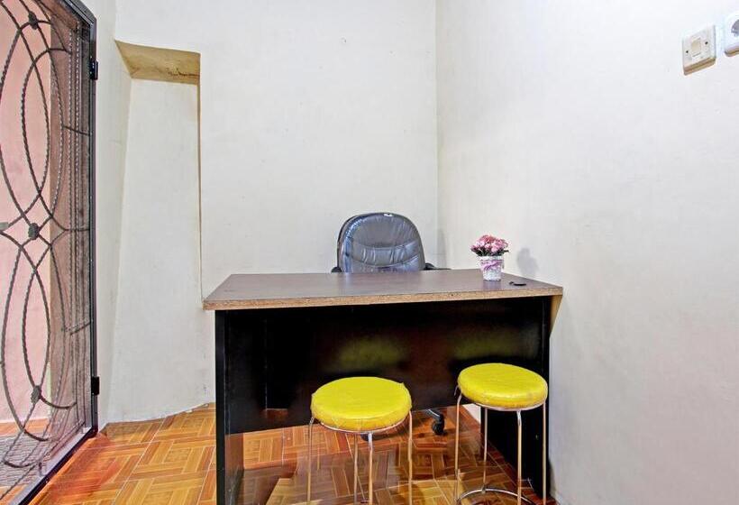 בית מלון כפרי Oyo 91818 Papaya Kos