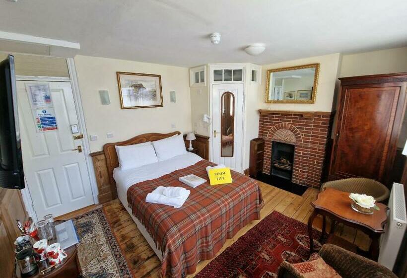 مبيت وإفطار Black Horse Canterbury