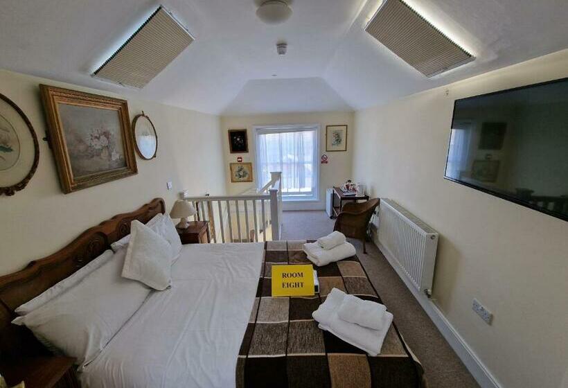 مبيت وإفطار Black Horse Canterbury