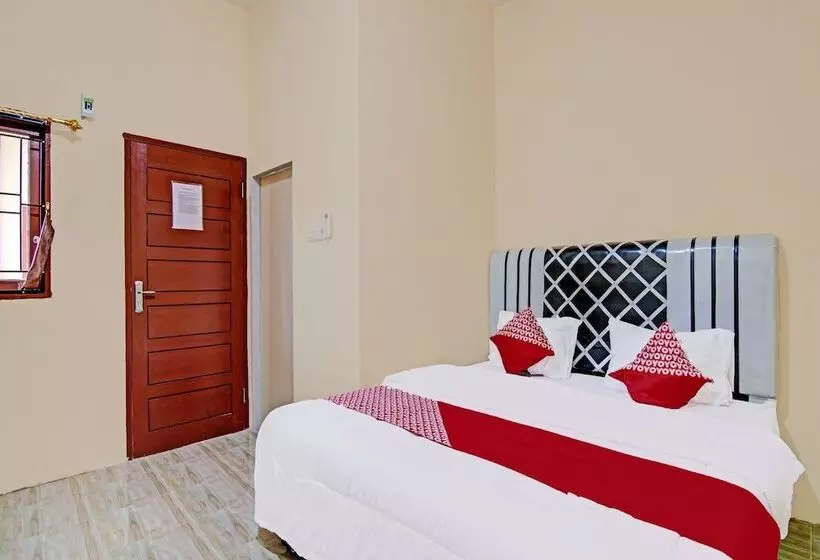 Hotelli Oyo 91835 Djasur Kost