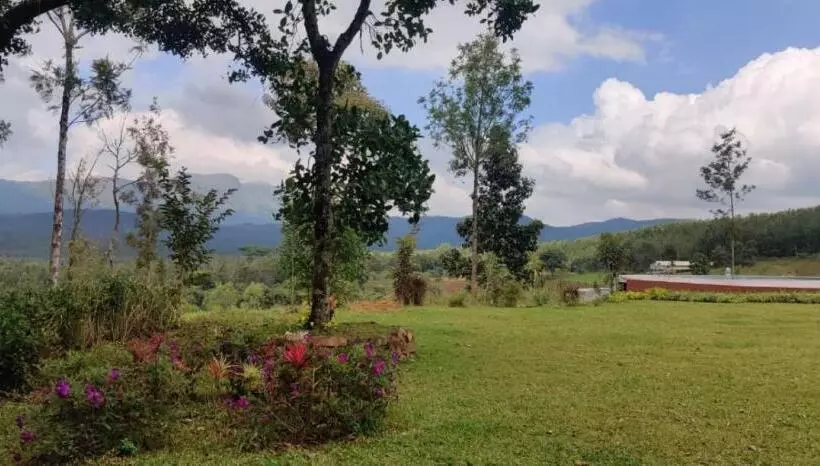 ホテル Coffeeberry Hills Chikamagalur