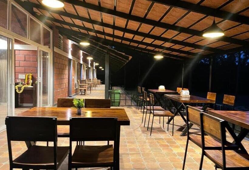 Отель Coffeeberry Hills Chikamagalur