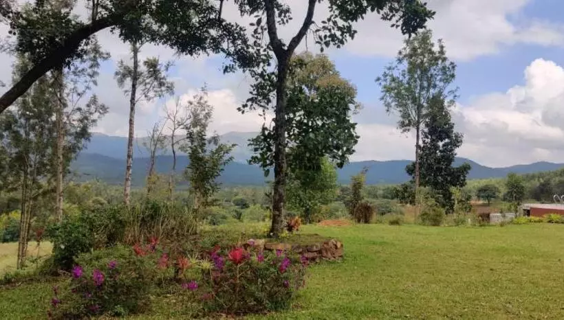 ホテル Coffeeberry Hills Chikamagalur