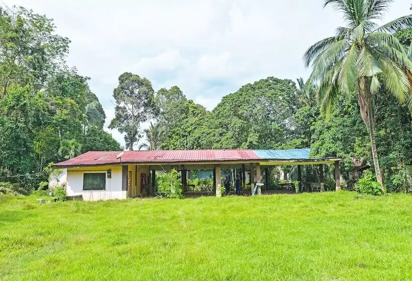 Hotelli Oyo 90657 D Ambang Resort