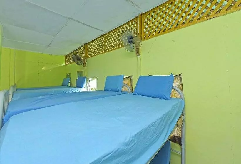 Hotelli Oyo 90657 D Ambang Resort