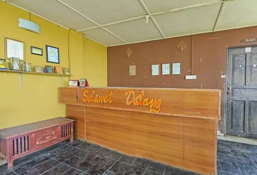 Hotelli Oyo 90657 D Ambang Resort