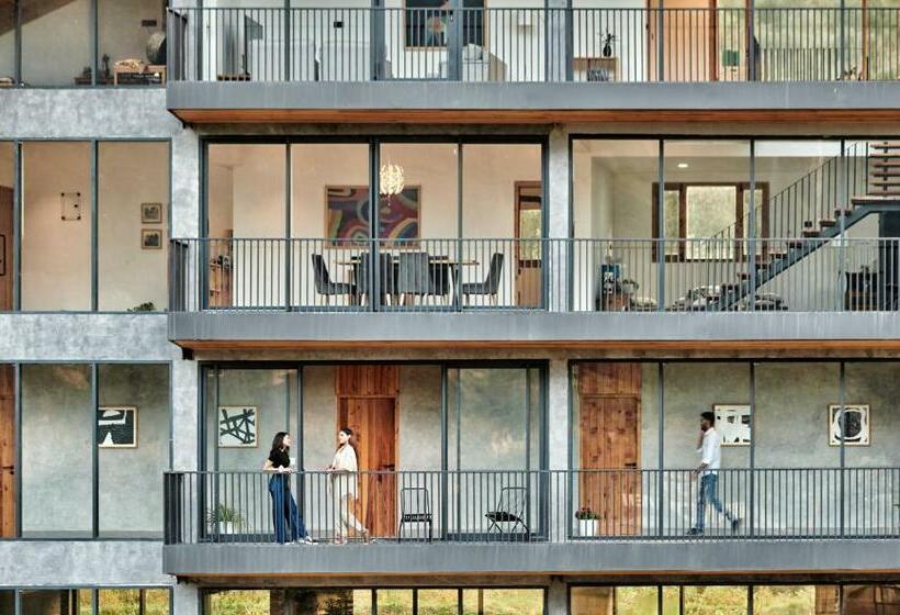 Hotel Warehouse X Poshtel