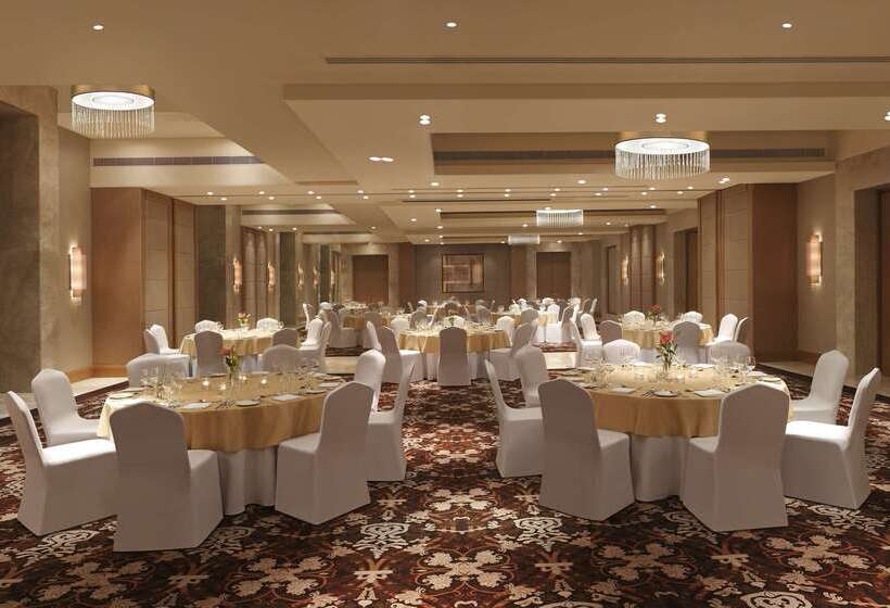 هتل Doubletree By Hilton  Agra