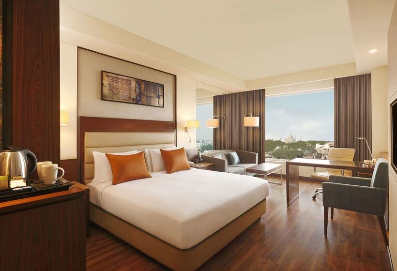 هتل Doubletree By Hilton  Agra