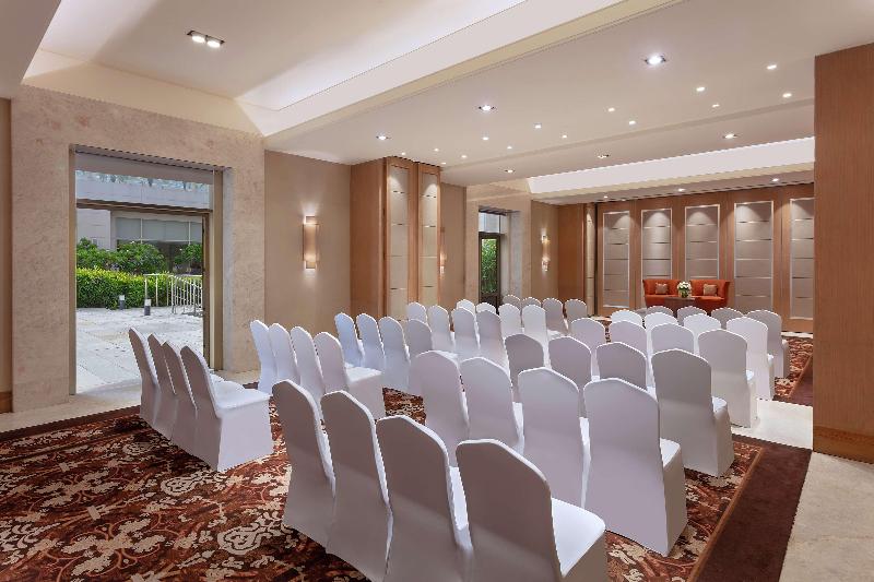 هتل Doubletree By Hilton  Agra