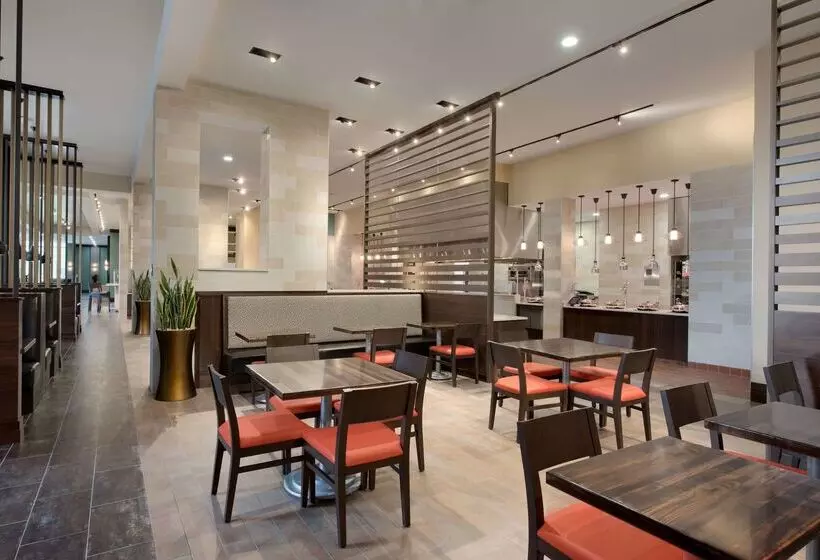 בית מלון כפרי Embassy Suites By Hilton Chicago Naperville