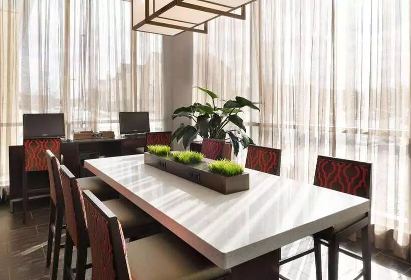 בית מלון כפרי Embassy Suites By Hilton Chicago Naperville