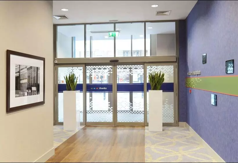 Hotel Hampton By Hilton Newcastle